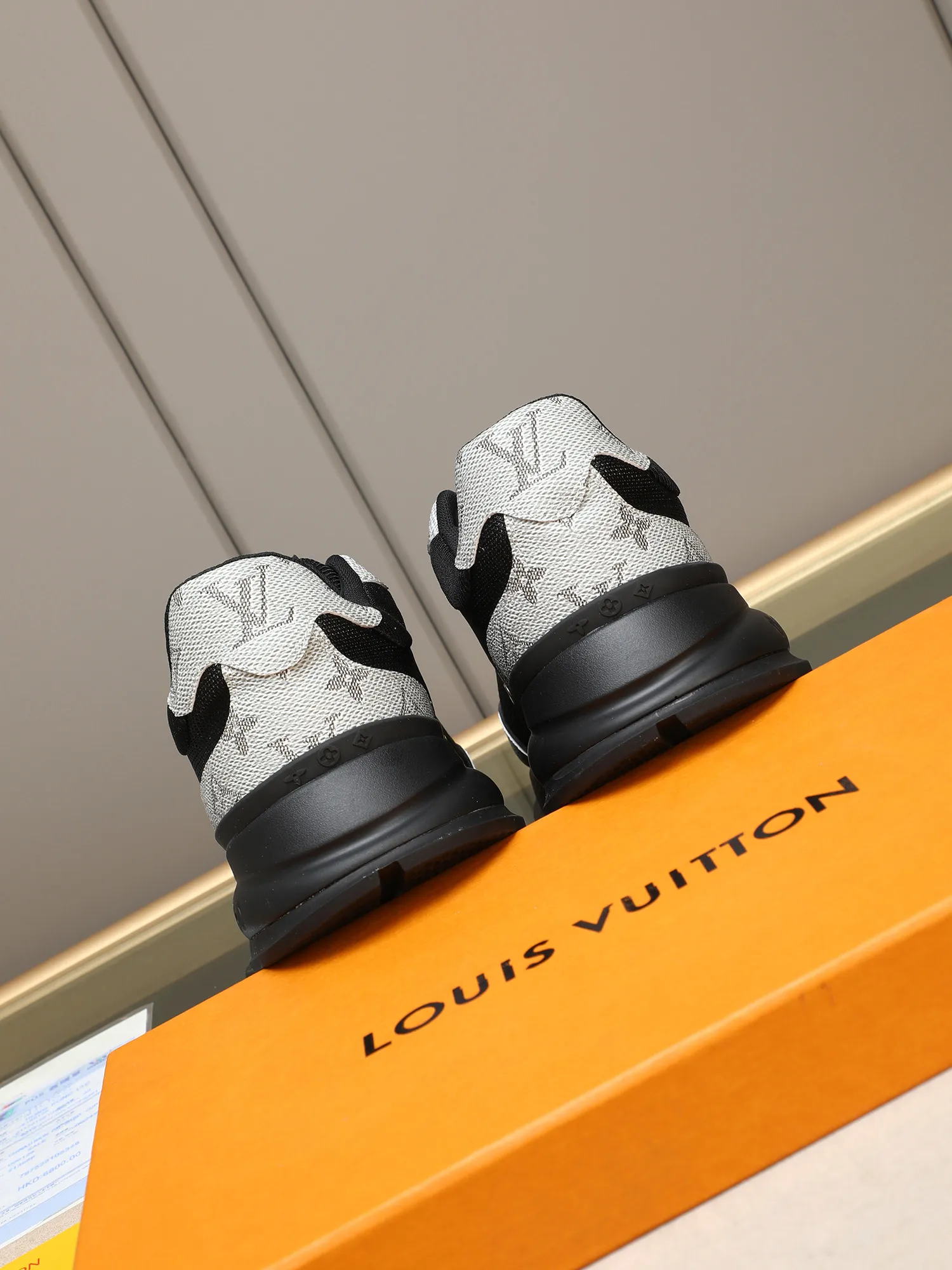 Men's shoes 💰460 Brand: LOUIS VUITTON Louis Vuitton LV Size: 38 39 40 41 42 43 44 (45 customized) Fabric: original cowhide cowhide 🔸Inside of: mesh 🔺Sole: counter foam outsole